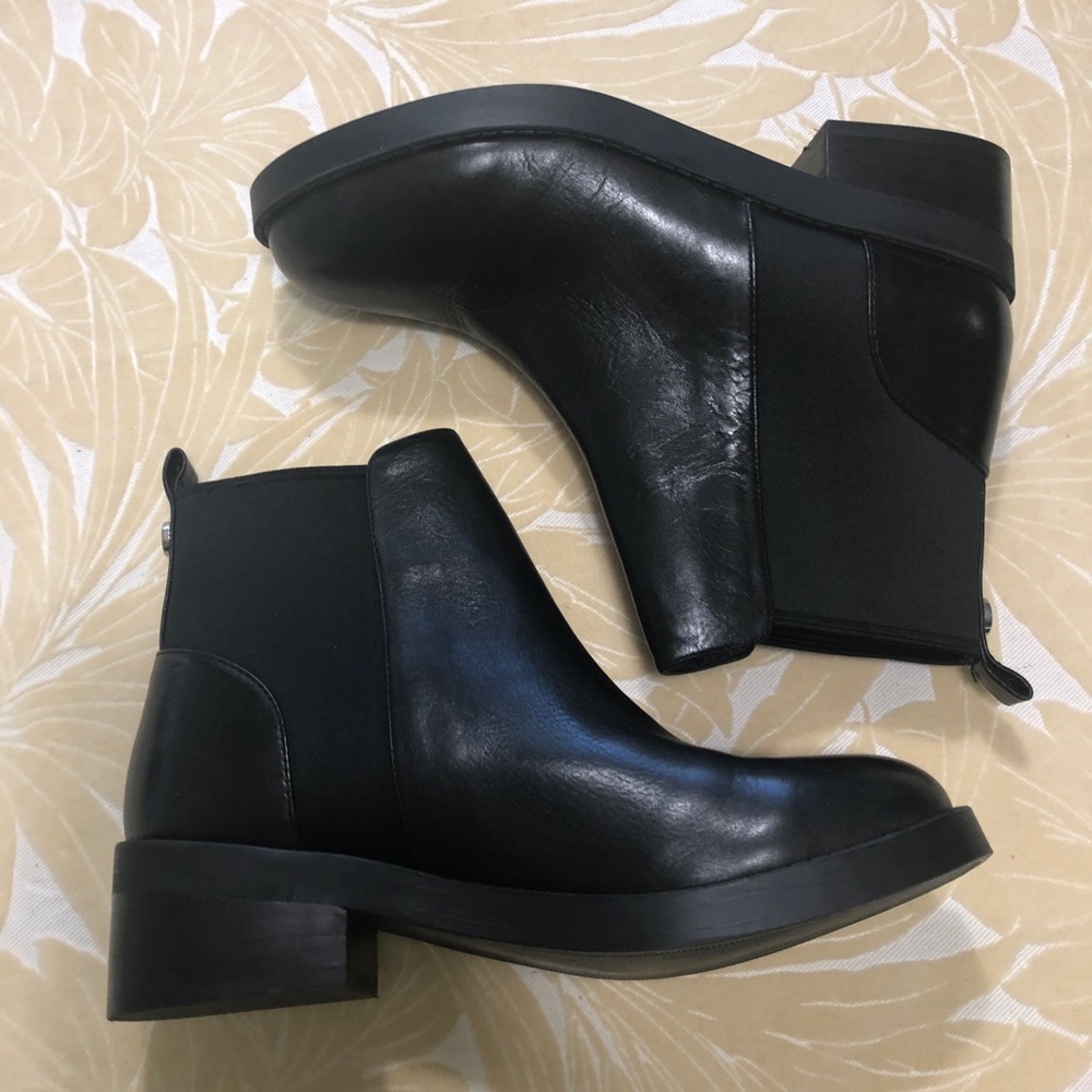 Steve Madden “Groupie” Chelsea Boots Leather 7.5
